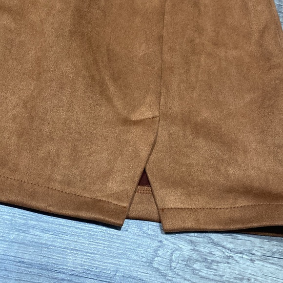 brown velvet skirt - Picture 2 of 3